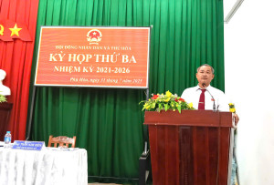 Ông Trần Nam Biên   Bí thư đảng ủy - CT HĐND phát biểu khai mạc kỳ họp