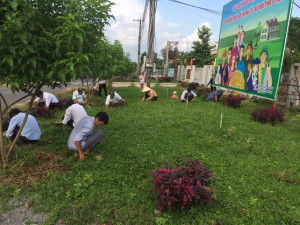 Tổ chức ra quân tổng vệ sinh môi trường, tạo cảnh quan môi trường  “Sáng - xanh - sạch - đẹp”