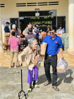 “Cộng đồng chung tay chăm sóc tích hợp Người cao tuổi trong xu thế già hóa dân số”
