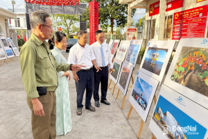 Xã Phú Hòa trưng bày Triển lãm ảnh nghệ thuật kỷ niệm 96 năm Ngày thành lập Đảng