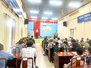 XÃ PHÚ HÒA TỔ CHỨC HỘI NGHỊ TRIỂN KHAI CHÍNH SÁCH THUẾ VÀ CHUYỂN ĐỔI SỐ CHO HỘ KINH DOANH TRÊN ĐỊA BÀN
