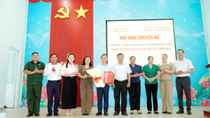 ỦY BAN MẶT TRẬN TỔ QUỐC VIỆT NAM XÃ PHÚ HÒA VÀ ỦY BAN MẶT TRẬN TỔ QUỐC VIỆT NAM XÃ PHÚ VINH  PHỐI HỢP TỔ CHỨC HỘI NGHỊ TRIỂN KHAI CHUYÊN ĐỀ “XÂY DỰNG Ý THỨC CÔNG DÂN ĐÔ THỊ GÓP PHẦN XÂY DỰNG THÀNH PHỐ ĐỒNG NAI VĂN MINH, HIỆN ĐẠI, HẠNH PHÚC”