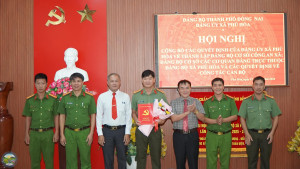 ĐẢNG ỦY XÃ PHÚ HÒA TỔ CHỨC HỘI NGHỊ CÔNG BỐ CÁC QUYẾT ĐỊNH VỀ TỔ CHỨC ĐẢNG, CÔNG TÁC CÁN BỘ VÀ TRIỂN KHAI NHIỆM VỤ TRỌNG TÂM NĂM 2026