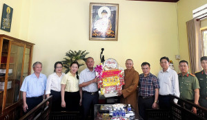 XÃ PHÚ HÒA THĂM, CHÚC MỪNG CÁC CƠ SỞ TÔN GIÁO NHÂN DỊP LỄ VU LAN NĂM 2026