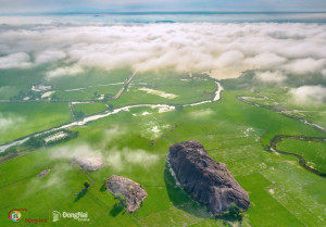 VỀ MIỀN ĐÁ LỚN