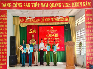 HỘI NGHỊ CÔNG BỐ CÁC QUYẾT ĐỊNH CỦA BTV TỈNH ỦY VỀ CÔNG TÁC CÁN BỘ TẠI XÃ PHÚ LÂM