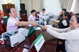 2,95 tỷ đồng tiếp sức hội viên Hội Liên hiệp phụ nữ xã phát...