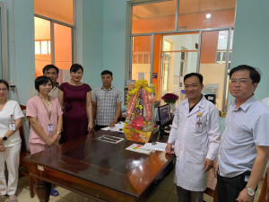 LÃNH ĐẠO ĐẢNG ỦY, HĐND, UBND, ỦY BAN MTTQ VN XÃ THĂM, CHÚC...