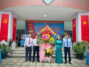 Bí thư Đảng ủy, Chủ tịch HĐND xã Đỗ Huy Khánh dự khai giảng tại Trường THCS Phước An