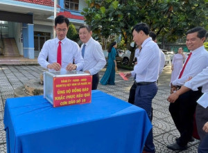 Xã Phước An tổ chức ủng hộ đồng bào bị thiệt hại do bão số 10 gây ra