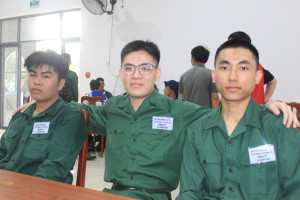 Tạm gác lại ước mơ, Đảng viên trẻ Nguyễn Long Nhàn tình nguyện viết đơn nhập ngũ