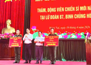 Xã Phước An thăm, động viên chiến sỹ mới nhập ngũ tại Lữ đoàn 87, Binh chủng hóa học   