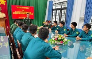 Ban CHQS xã Phước An trao quyết định bổ nhiệm các chức danh Tiểu đội trưởng Dân quân thường trực và Tiểu đội trưởng Dân quân thường trực khu công nghiệp
