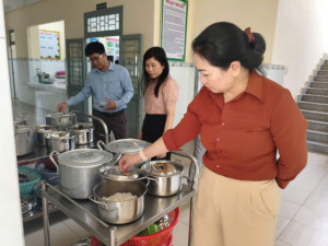 UBND xã Phước An làm việc với Đoàn kiểm tra liên ngành về an toàn thực phẩm năm 2026