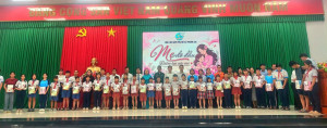 Lan tỏa yêu thương từ chương trình Mẹ đỡ đầu – Điểm tựa cho con chắp cánh ước mơ” tại xã Phước An