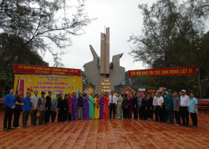 Phước An tổ chức đoàn đưa thân nhân liệt sĩ dâng hương, viếng mộ tại Nghĩa trang Liệt sĩ Long Thành