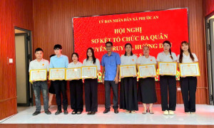 UBND xã Phước An sơ kết đợt ra quân tuyên truyền, hướng dẫn kỹ năng số cho người dân