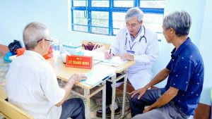 Chiến dịch truyền thông lồng ghép khám sức khỏe sàng lọc một số bệnh thường gặp ở người cao tuổi