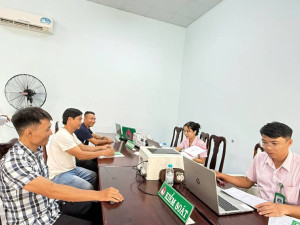 Hơn 1.100 lượt hộ nghèo và các đối tượng chính sách khác được vay vốn tín dụng ưu đãi tại Ngân hàng Chính sách xã hội Phước Long