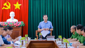 Phó Chủ tịch UBND phường Nguyễn Thành Sơn làm việc với đoàn công tác Phòng cháy chữa cháy và Cứu nạn cứu hộ khu vực Phước Long, Công an tỉnh Đồng Nai