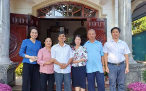 Bí thư Đảng ủy phường Phước Bình thăm, chúc tết các đồng chí nguyên lãnh đạo huyện, thị xã Phước Long (cũ) nhân dịp Tết Nguyên đán Bính Ngọ năm 2026