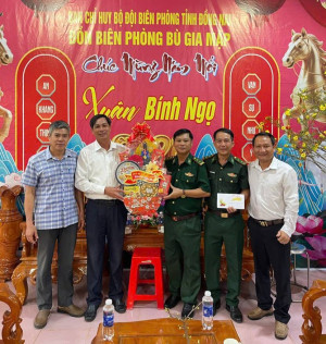 Lãnh đạo phường Phước Bình thăm, chúc Tết Đồn Biên phòng Bù Gia Mập