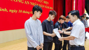 Trao Quyết định gọi công dân nhập ngũ năm 2026