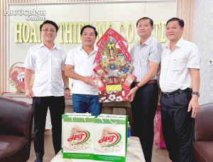 Phó Chủ tịch UBND phường Nguyễn Thành Sơn thăm, chúc tết các doanh nghiệp trên địa bàn phường Phước Bình