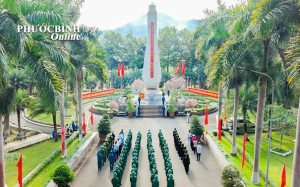 Tân binh phường Phước Bình viếng nghĩa trang liệt sĩ