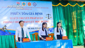 Phiên tòa giả định tuyên truyền pháp luật về phòng chống bạo lực học đường.