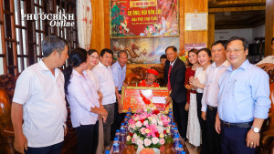Thăm, chúc thọ các cụ tròn 100 tuổi trên địa bàn phường Phước Bình