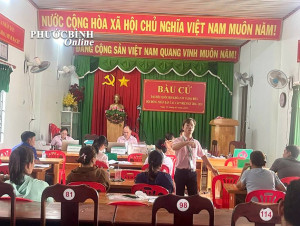 Giải ngân nguồn vốn tín dụng chính sách bằng phương thức chuyển khoản, bước chuyển mới trong hoạt động tại Phòng giao dịch Ngân hàng Chính sách xã hội Phước Long