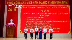Công bố các Quyết định về tổ chức bộ máy các khu phố sau sắp xếp