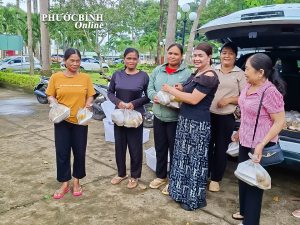 Khu phố Long Giang: 960 suất cơm cho bệnh nhân nghèo