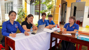 Kiểm tra công tác khám sức khỏe toàn dân tại khu phố Long...