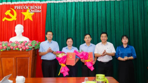 UBND phường Phước Bình công bố Quyết định về công tác cán bộ