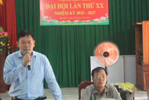 Phó Bí thư, Chủ tịch UBND phường Phước Long Nguyễn Khắc Hạnh thăm và làm việc với Ban điều hành khu phố Long Thủy 2