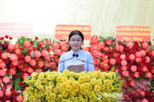 ĐOÀN KẾT, VƯỢT KHÓ, KHÁT VỌNG VƯƠN LÊN