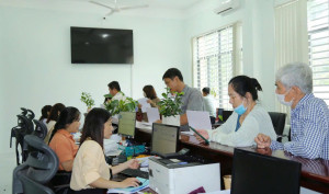 Phường Phước Long đẩy mạnh cài đặt chữ ký số cho người dân