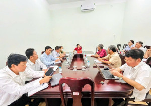 Đồng chí Nguyễn Thị Hương Giang – Tỉnh ủy viên, Bí thư Đảng ủy phường Phước Long tiếp công dân định kỳ tháng 10/2025