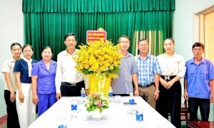 THƯỜNG TRỰC ĐẢNG ỦY PHƯỜNG PHƯỚC LONG THĂM, CHÚC MỪNG TRUNG TÂM CHÍNH TRỊ PHƯỜNG NHÂN DỊP KỶ NIỆM 43 NĂM NGÀY NHÀ GIÁO VIỆT NAM (20/11/1982 - 20/11/2025)