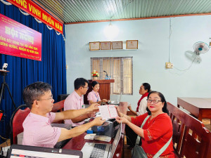 Ngân hàng CSXH Phước Long đẩy mạnh huy động tiết kiệm cá nhân góp phấn tạo nguồn vốn ổn định cho các chương trình an sinh xã hội