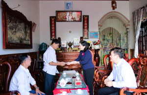 LÃNH ĐẠO PHƯỜNG PHƯỚC LONG THĂM, CHÚC TẾT CÁC ĐỒNG CHÍ NGUYÊN LÃNH ĐẠO HUYỆN, THỊ XÃ PHƯỚC LONG (CŨ)