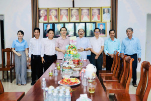 LÃNH ĐẠO PHƯỜNG PHƯỚC LONG THĂM, CHÚC MỪNG CÁC CƠ SỞ CÔNG GIÁO NHÂN DỊP LỄ PHỤC SINH NĂM 2026