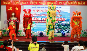 PHƯỚC LONG: CHƯƠNG TRÌNH ĐÊM VĂN NGHỆ CHÀO MỪNG KỶ NIỆM 51 NĂM NGÀY GIẢI PHÓNG MIỀN NAM, THỐNG NHẤT ĐẤT NƯỚC VÀ THÀNH LẬP THÀNH PHỐ ĐỒNG NAI TRỰC THUỘC TRUNG ƯƠNG