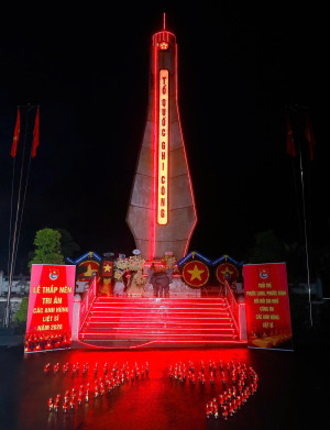 LỄ THẮP NẾN TRI ÂN CÁC ANH HÙNG LIỆT SĨ TẠI NGHĨA TRANG LIỆT SĨ PHƯỜNG PHƯỚC LONG