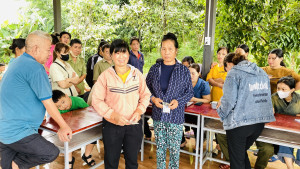 PHƯỚC SƠN: TỔ CHỨC TẶNG QUÀ CHO NHÂN DÂN DỊP KỶ NIỆM 80 NĂM CÁCH MẠNG THÁNG TÁM VÀ QUỐC KHÁNH 02/9