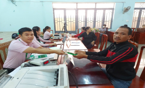 Hoạt động giao dịch xã – Cầu nối tín dụng chính sách đến gần dân, sát dân