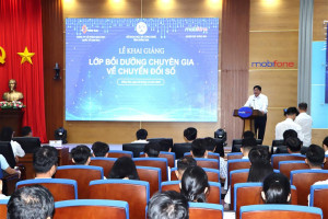 Khai giảng lớp bồi dưỡng chuyên gia về chuyển đổi số