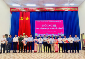 XÃ PHƯỚC SƠN: CÔNG BỐ CÁC QUYẾT ĐỊNH VỀ CÔNG TÁC CÁN BỘ